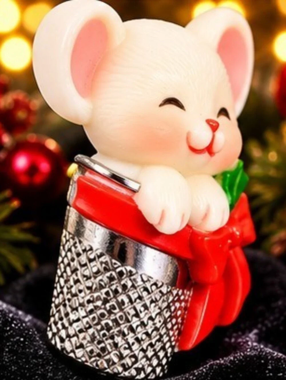 Vintage 1983 Hallmark Christmas Mouse Brooch Mouse in Thimble Holiday Pin